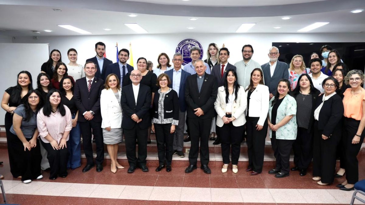 La Dra. Teresa de Jesús Ayala asumió como decana de la Facultad de Ciencias de la Salud